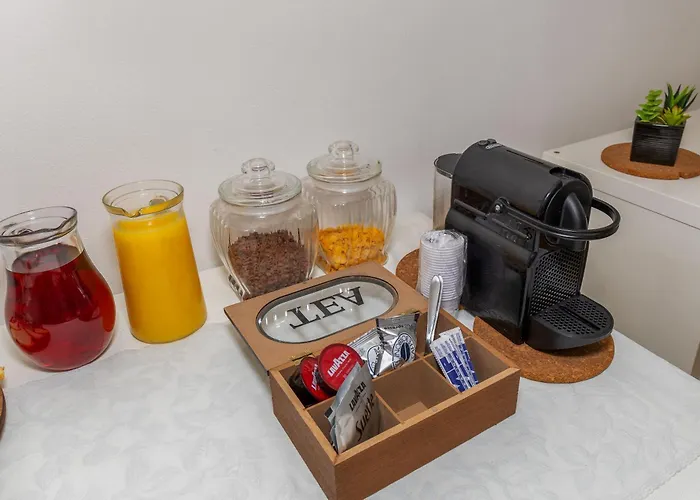 Alojamento de Acomodação e Pequeno-almoço Tiglioexperiencecomo *